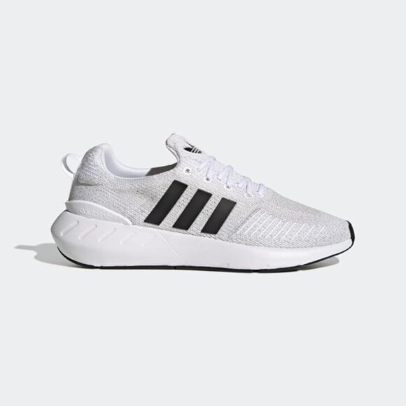 NWT Adidas Mens Swift Run 22 Size 13